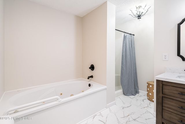 6598 Cedar Grove Rd, Shepherdsville, KY 40165