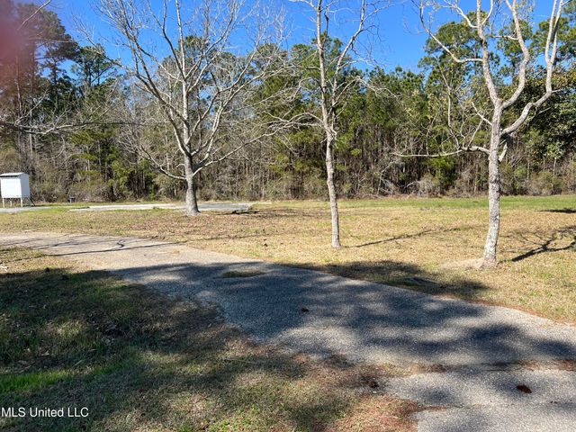 7062 Carlton France Road, Bay Saint Louis, MS 39520