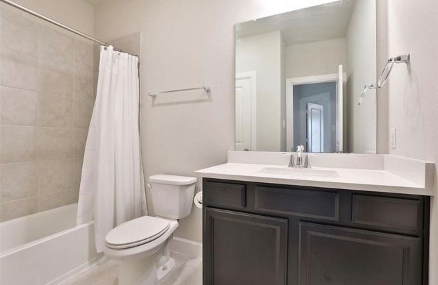 2206 Bridgeport Path Drive, Missouri City, TX 77459