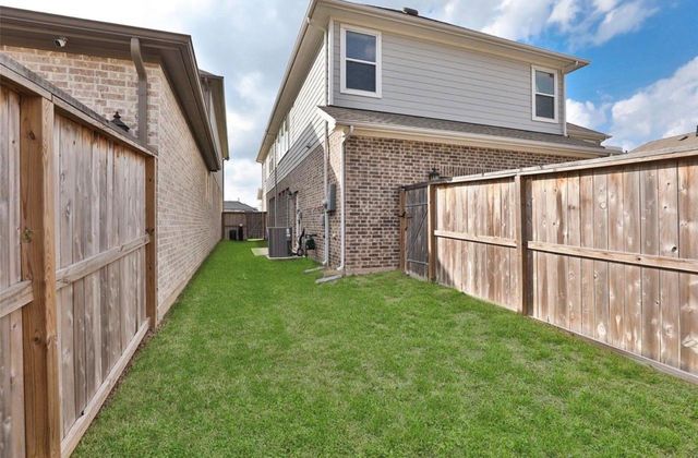 2206 Bridgeport Path Drive, Missouri City, TX 77459