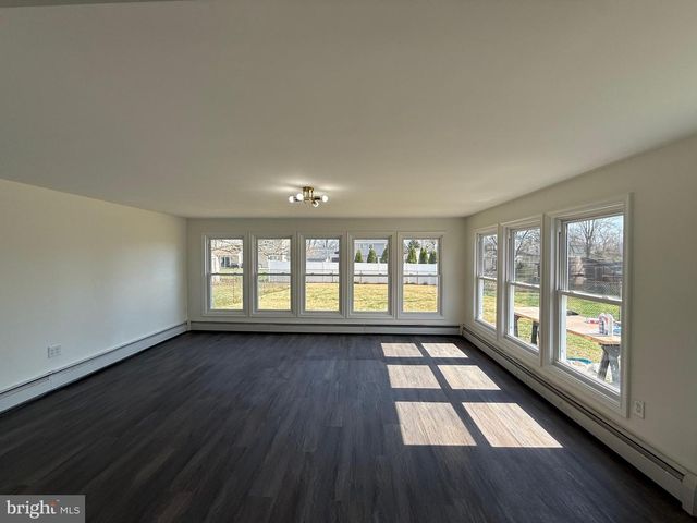 431 CEDAR ST, Lansdale, PA 19446