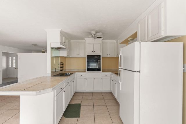 180 Ralston Rd., Hattiesburg, MS 39401