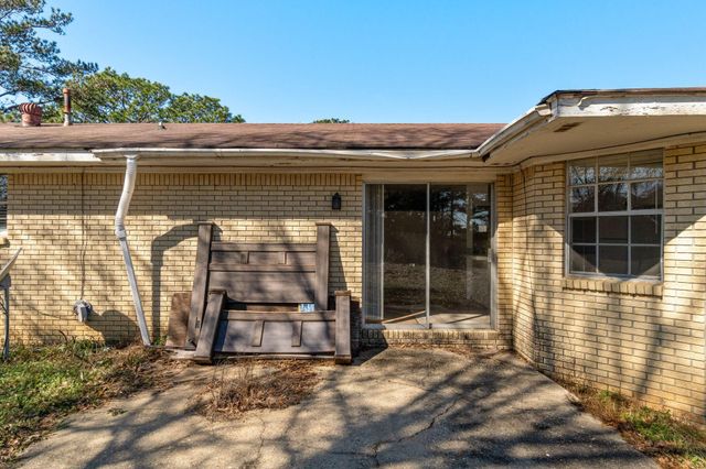 180 Ralston Rd., Hattiesburg, MS 39401