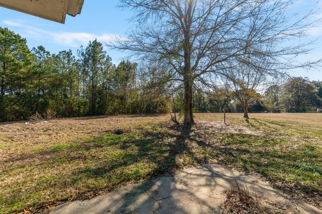 180 Ralston Rd., Hattiesburg, MS 39401