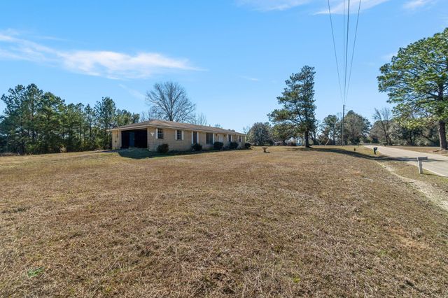 180 Ralston Rd., Hattiesburg, MS 39401