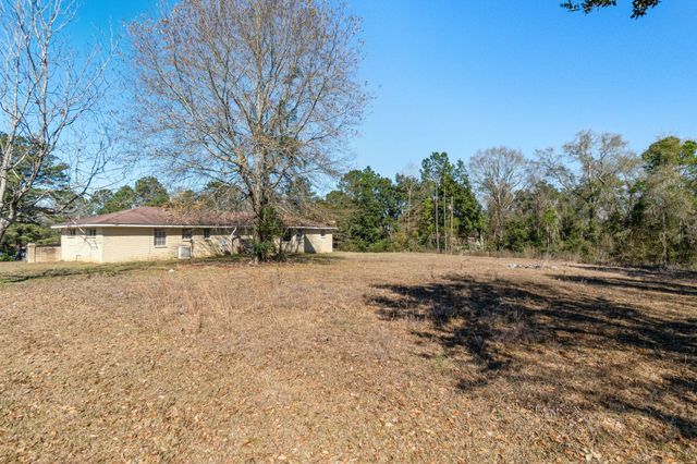 180 Ralston Rd., Hattiesburg, MS 39401