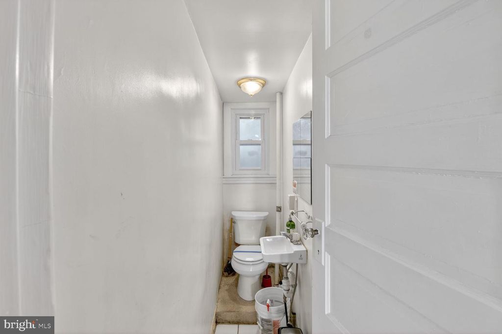 Image 10 of property listing at 1305 LIGHT ST, Baltimore, MD 21230