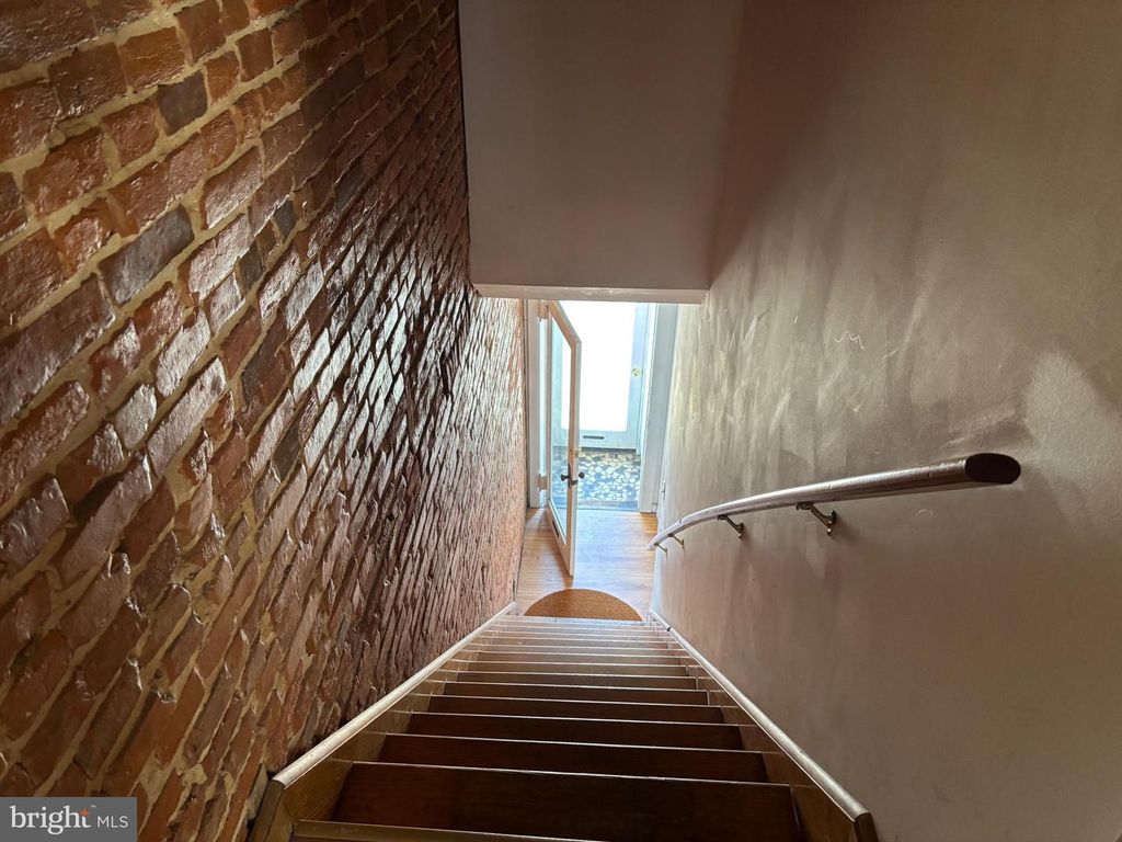 Image 12 of property listing at 1305 LIGHT ST, Baltimore, MD 21230