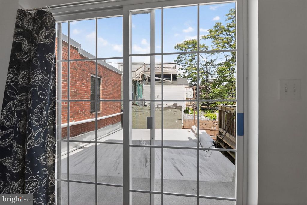 Image 20 of property listing at 1305 LIGHT ST, Baltimore, MD 21230