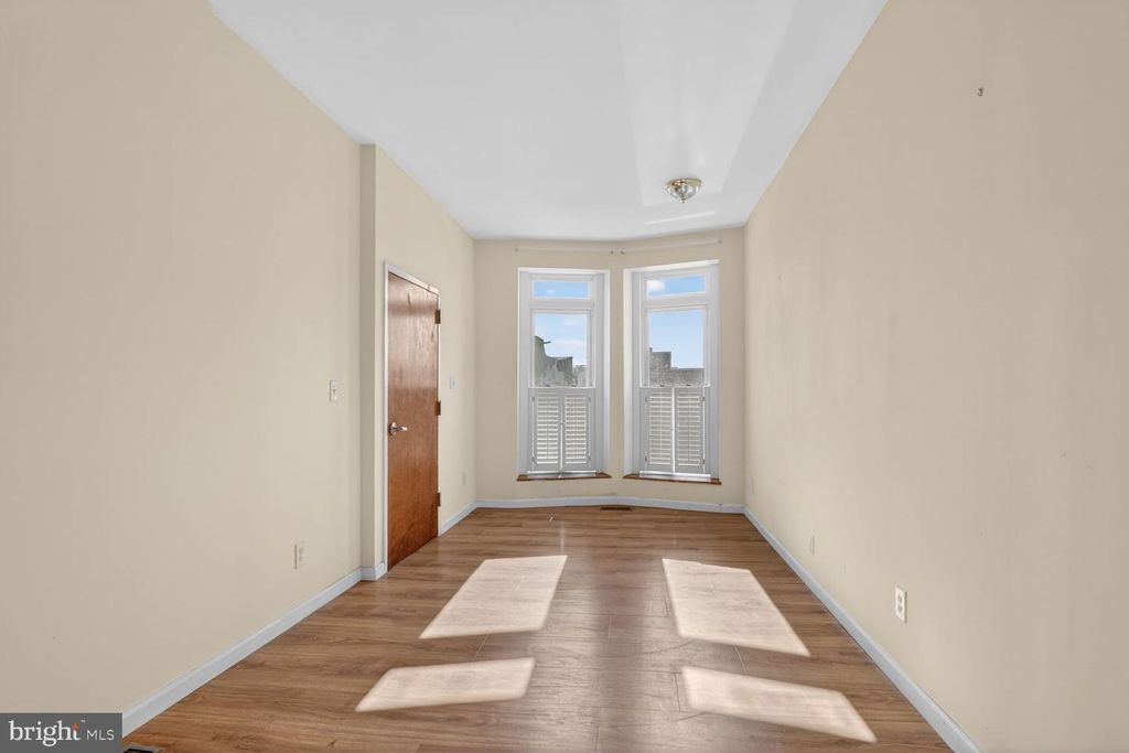 Image 4 of property listing at 1305 LIGHT ST, Baltimore, MD 21230