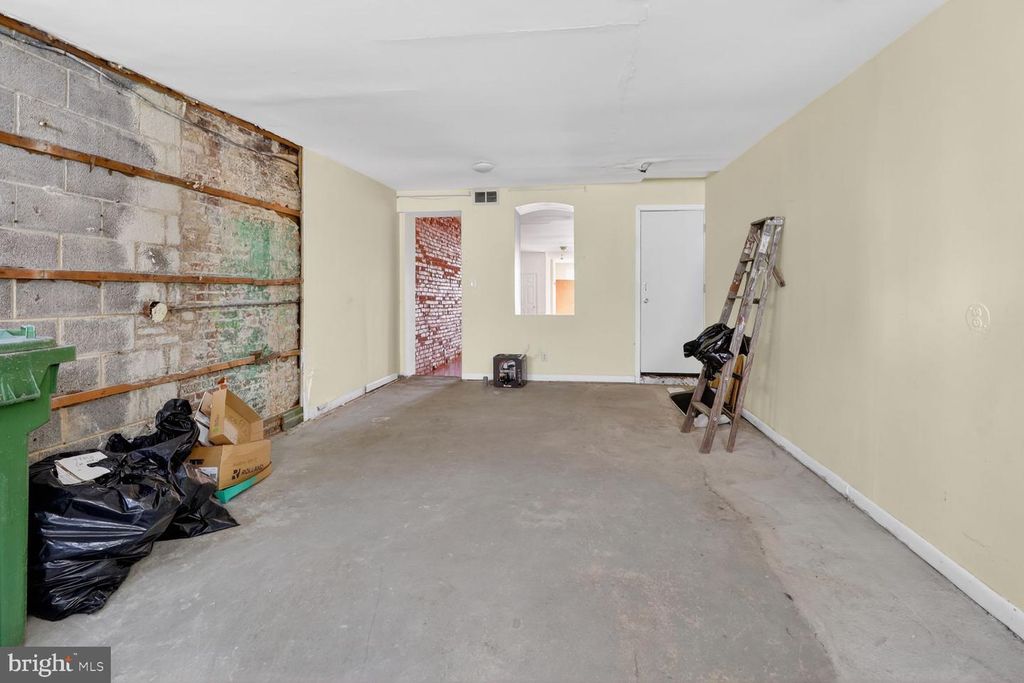 Image 9 of property listing at 1305 LIGHT ST, Baltimore, MD 21230