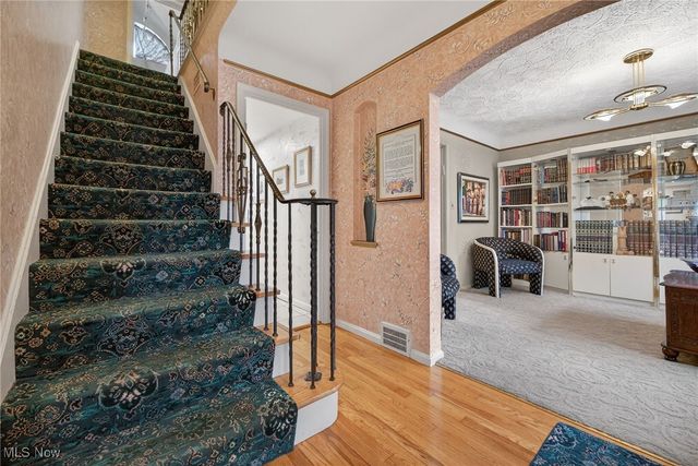 3537 Shannon Road, Cleveland Heights, OH 44118