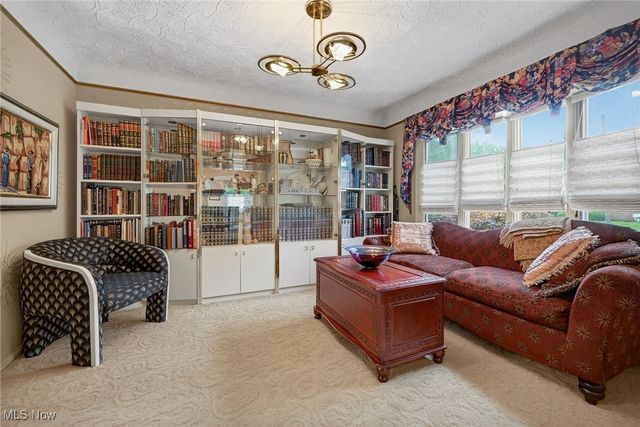 3537 Shannon Road, Cleveland Heights, OH 44118