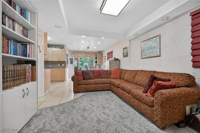 3537 Shannon Road, Cleveland Heights, OH 44118