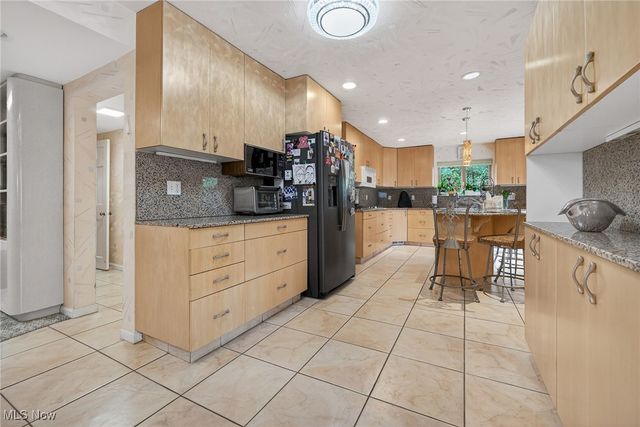 3537 Shannon Road, Cleveland Heights, OH 44118