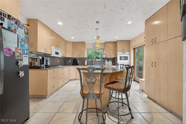 3537 Shannon Road, Cleveland Heights, OH 44118