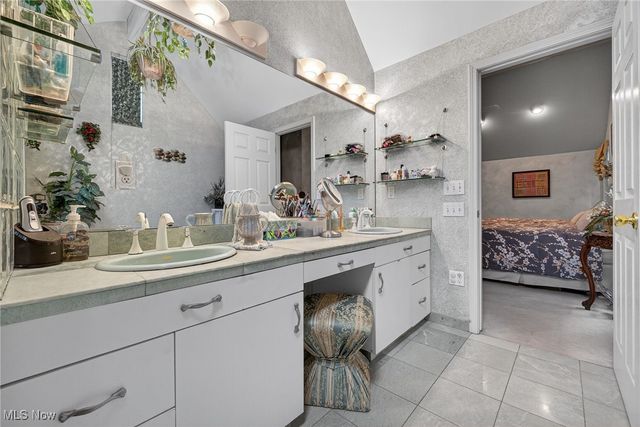 3537 Shannon Road, Cleveland Heights, OH 44118