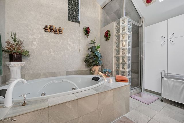 3537 Shannon Road, Cleveland Heights, OH 44118