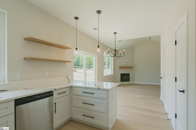 100 Cottage Street, Wellford, SC 29385