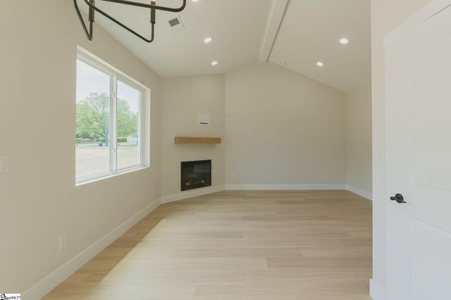 100 Cottage Street, Wellford, SC 29385