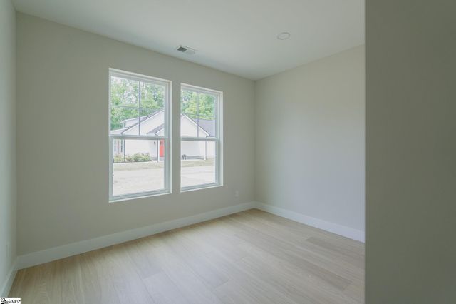100 Cottage Street, Wellford, SC 29385