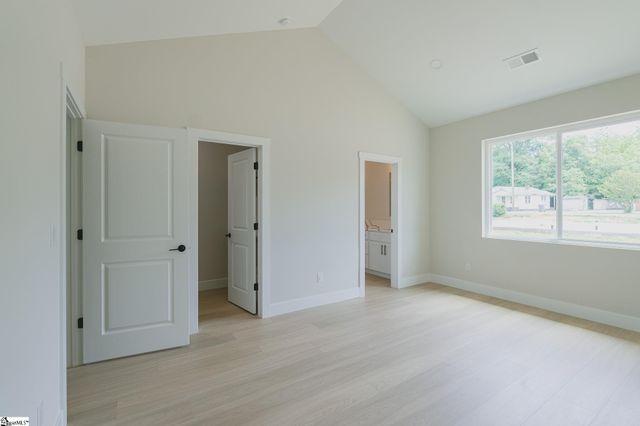 100 Cottage Street, Wellford, SC 29385