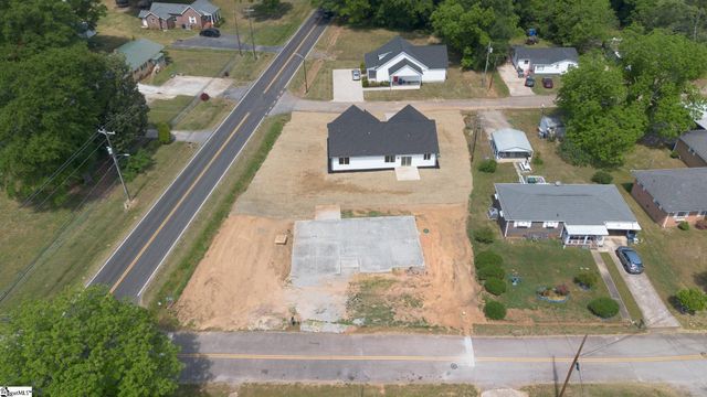 100 Cottage Street, Wellford, SC 29385