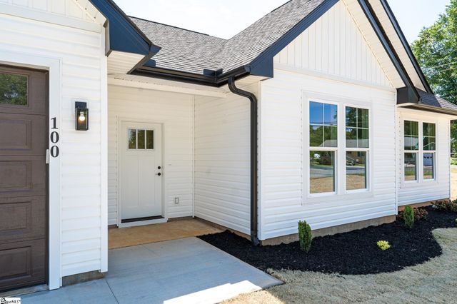 100 Cottage Street, Wellford, SC 29385