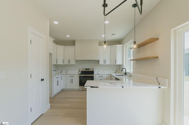 100 Cottage Street, Wellford, SC 29385
