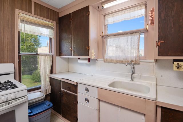 3011 Riverview Drive, Kalamazoo City, MI 49004