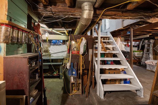 3011 Riverview Drive, Kalamazoo City, MI 49004