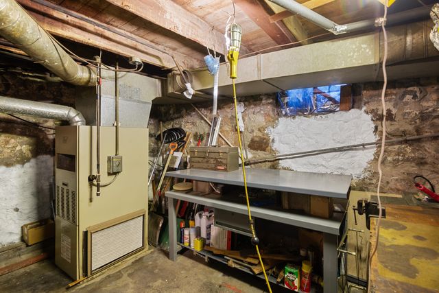 3011 Riverview Drive, Kalamazoo City, MI 49004