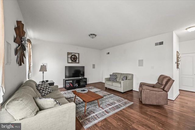224 FRIENDLY DR, Hanover, PA 17331