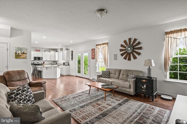 224 FRIENDLY DR, Hanover, PA 17331