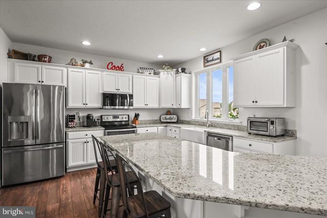 224 FRIENDLY DR, Hanover, PA 17331