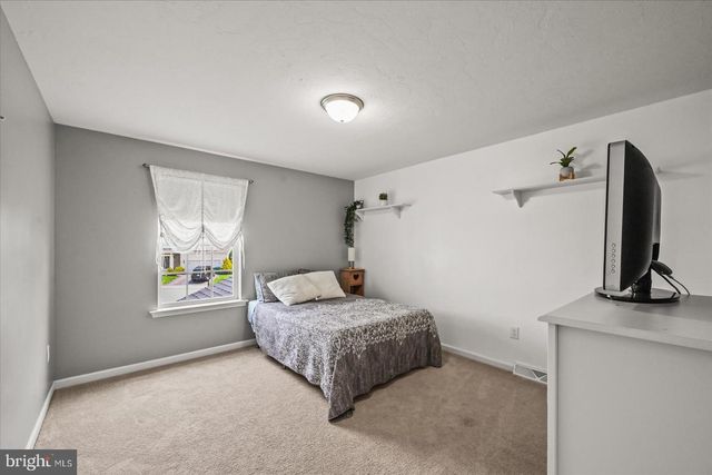 224 FRIENDLY DR, Hanover, PA 17331