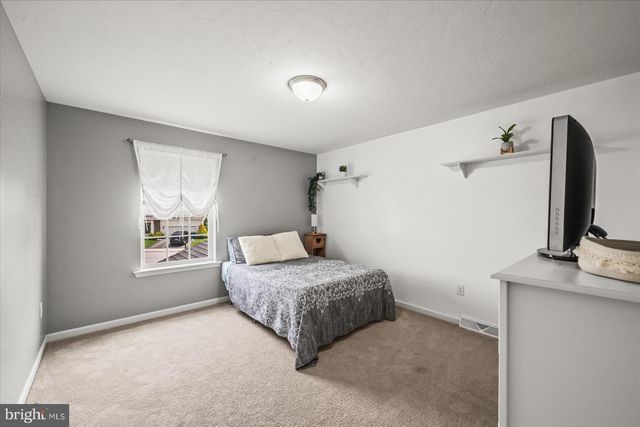 224 FRIENDLY DR, Hanover, PA 17331
