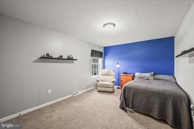 224 FRIENDLY DR, Hanover, PA 17331