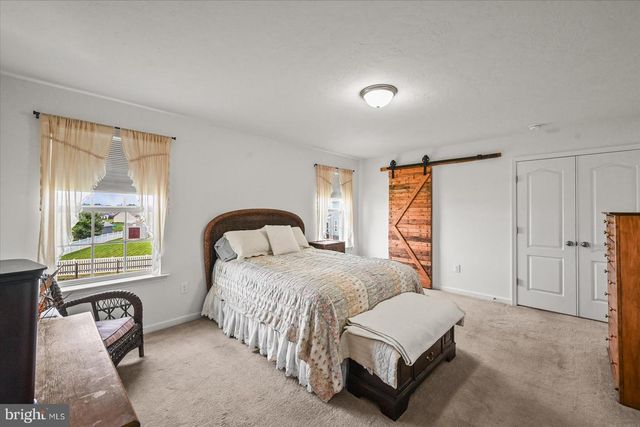 224 FRIENDLY DR, Hanover, PA 17331