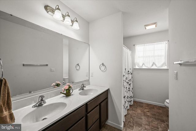 224 FRIENDLY DR, Hanover, PA 17331