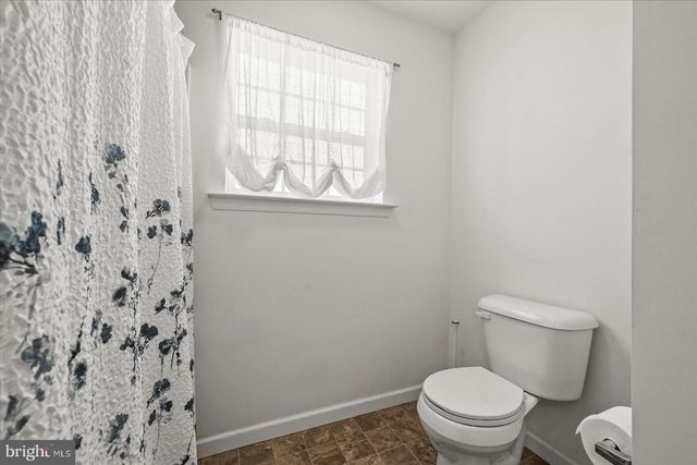 224 FRIENDLY DR, Hanover, PA 17331