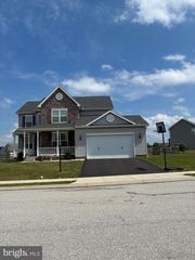 224 FRIENDLY DR, Hanover, PA 17331