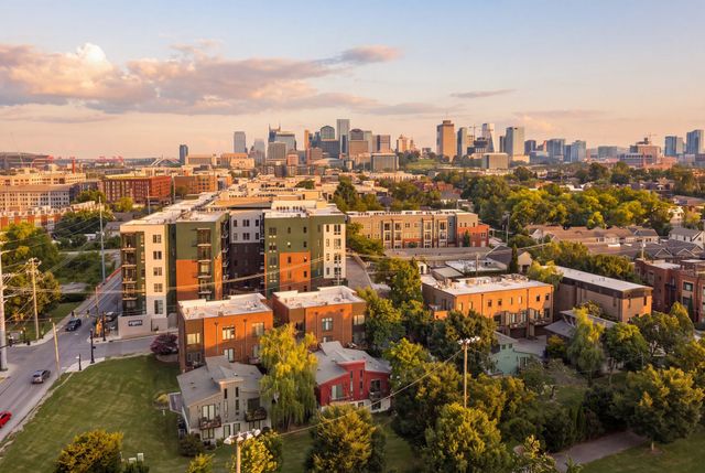 318 Van Buren St, Nashville, TN 37208