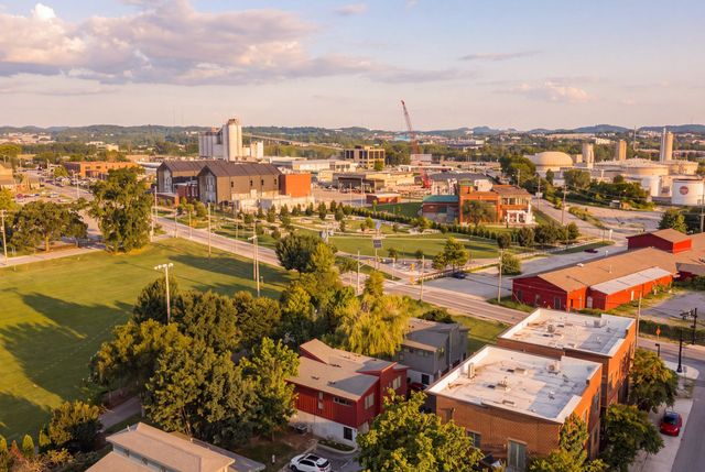 318 Van Buren St, Nashville, TN 37208