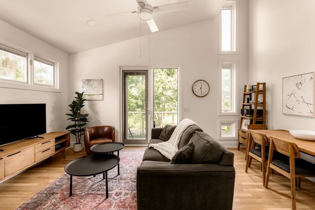 318 Van Buren St, Nashville, TN 37208