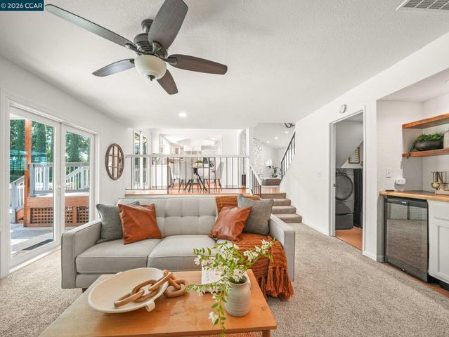 32 Atchinson Stage Court, Clayton, CA 94517