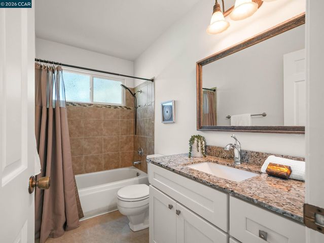 32 Atchinson Stage Court, Clayton, CA 94517