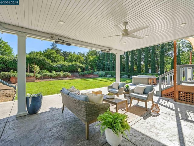 32 Atchinson Stage Court, Clayton, CA 94517