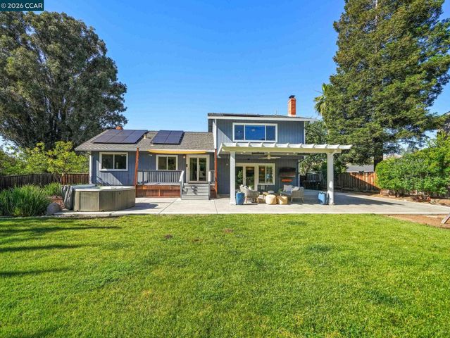 32 Atchinson Stage Court, Clayton, CA 94517
