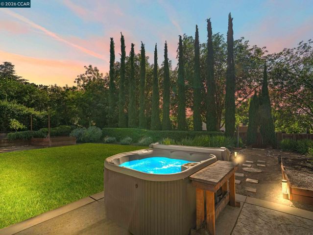 32 Atchinson Stage Court, Clayton, CA 94517